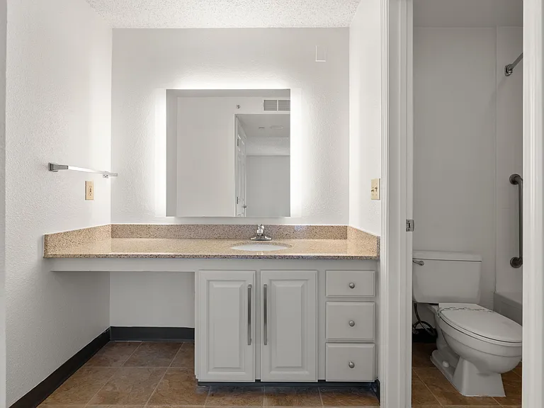 AVIA Lofts on Parkway — Photo 94