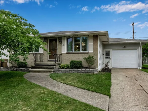 125 Vern Ln, Cheektowaga, NY 14227