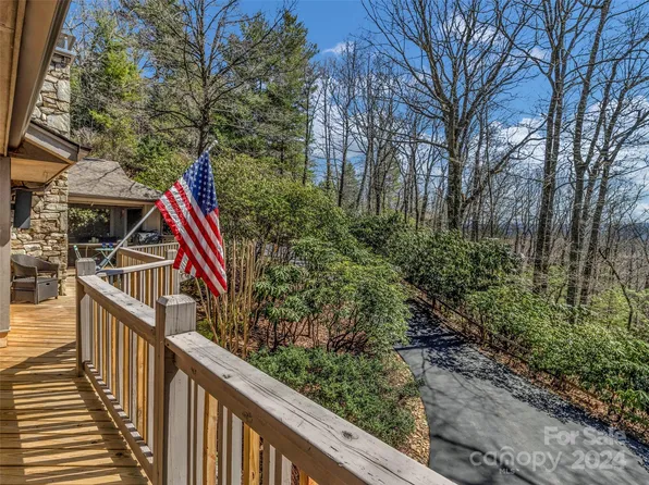 69 Mimosa Way, Laurel Park, NC 28739