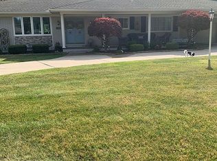 37746 W Horseshoe Dr, Clinton Township, MI