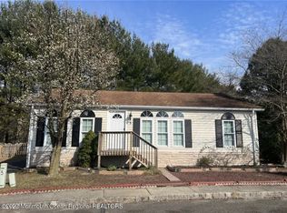 5 Snow Chief Ct, Howell, NJ 07731