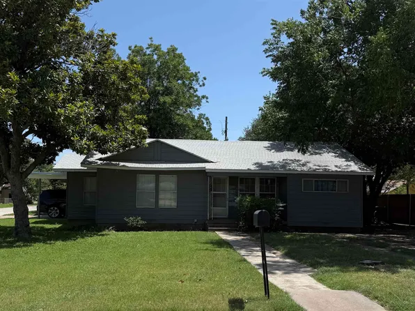 701 W Bloodworth St, Olney, TX 76374