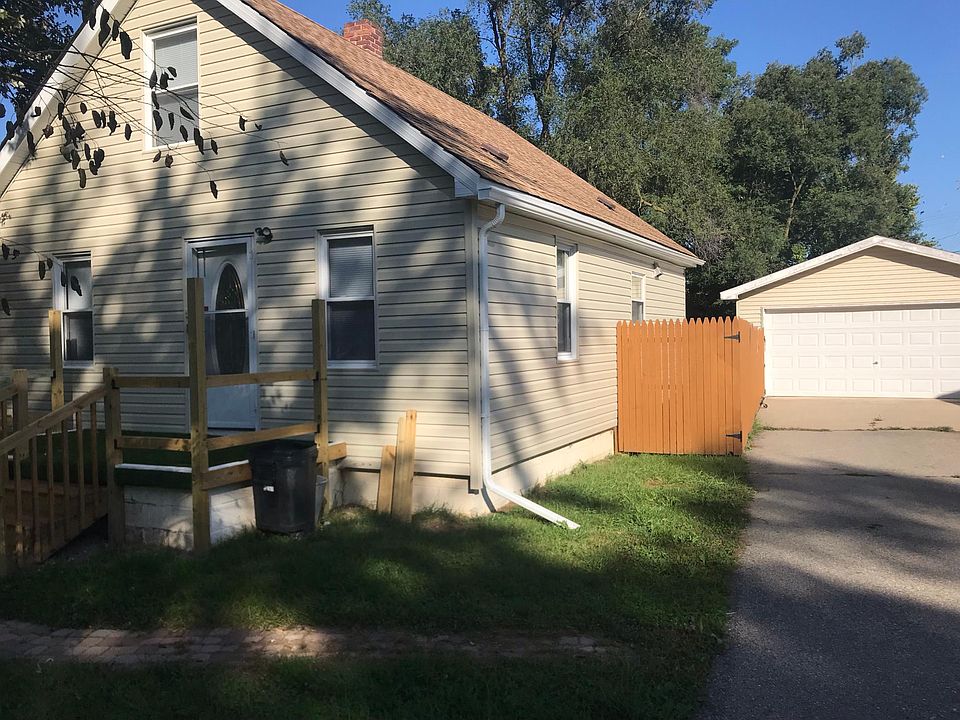 1st image of 2051 Bradley Ave