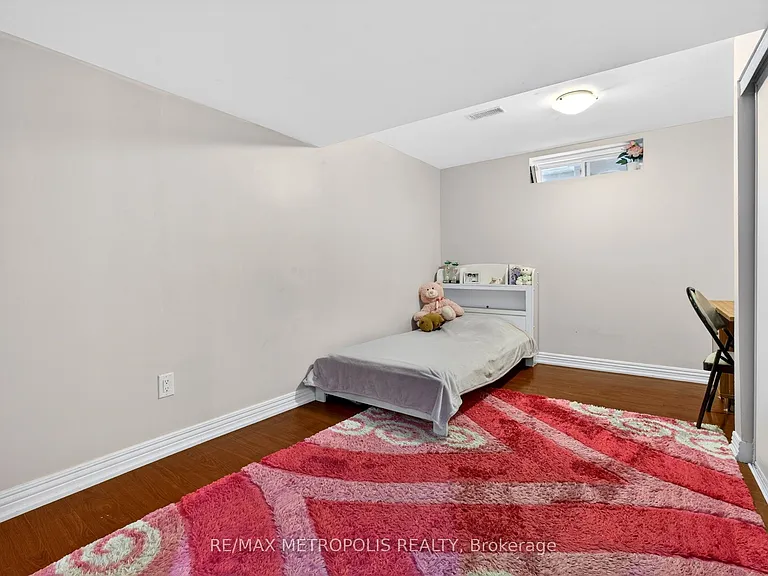 43 Williamson Dr W #BASEMENT — Photo 8