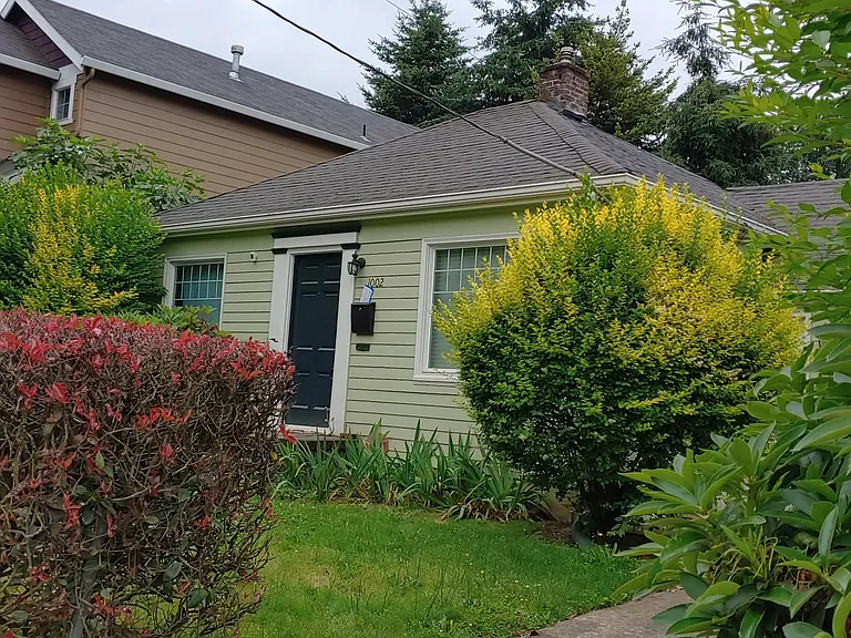 1002 N Watts St — Photo 1