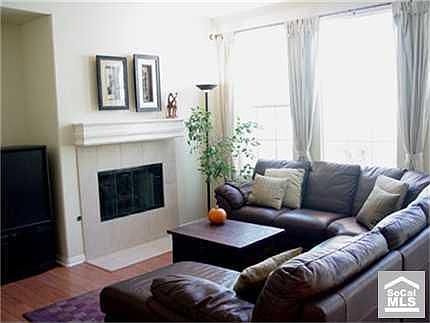 Formal Living Room w/Fireplace 