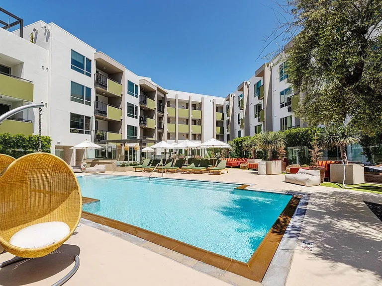 Pool | Brio Apartments | Apartment in Glendale, CA