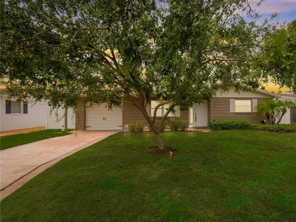 3301 Winder Dr, Holiday, FL 34691