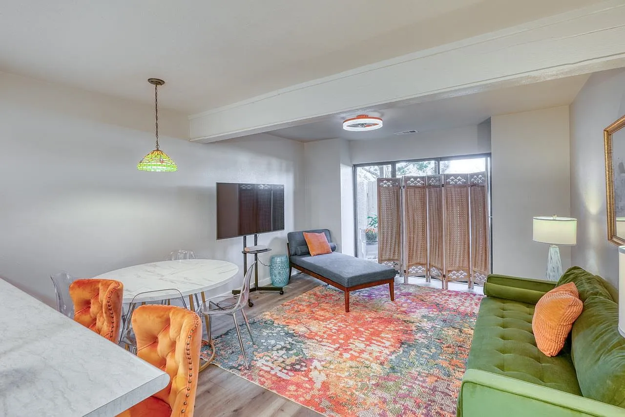 1 bed, 1.0 bath, 890 sqft, $1,200 — Photo 3