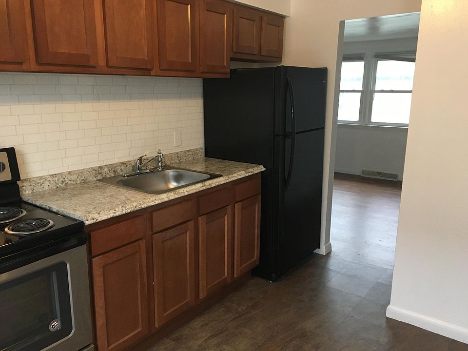 1st image of 141 Mather St APT 6