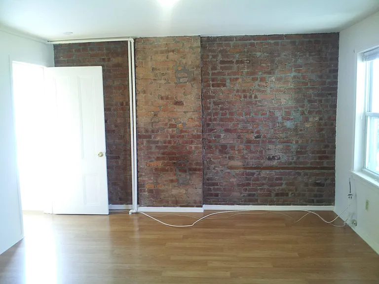 51 N Chestnut St #2 — Photo 5