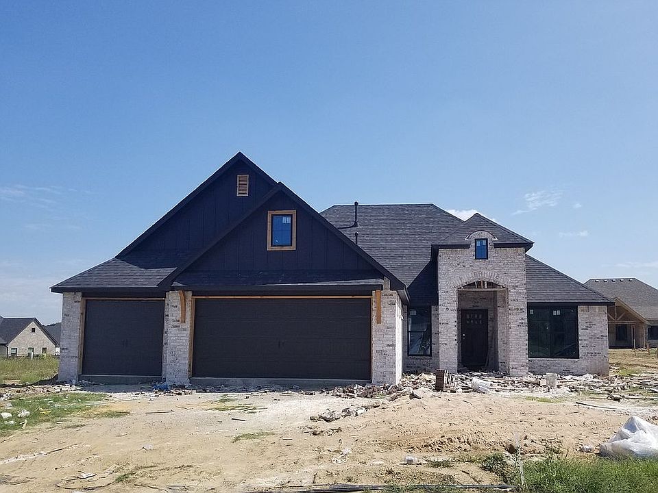 1st image of 3015 Hilltop Dr