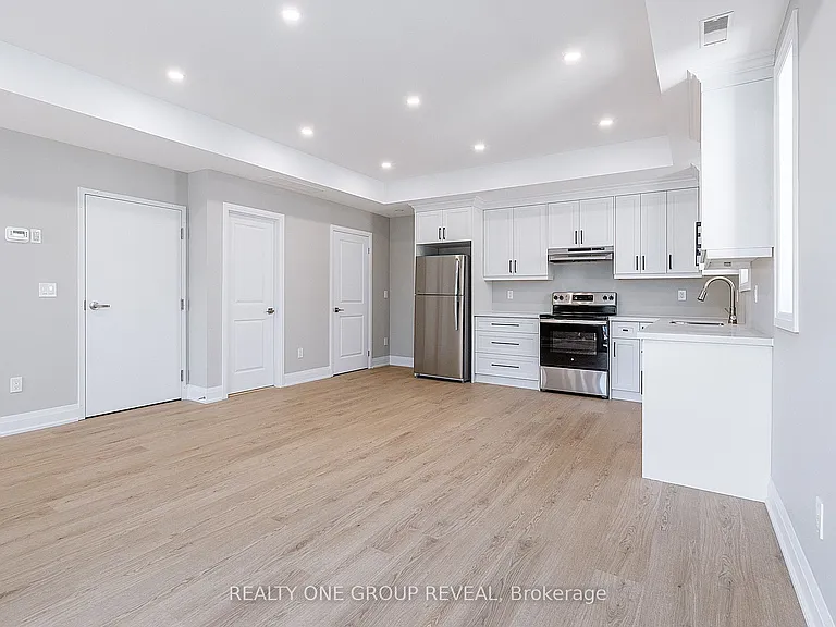 227 Grenfell St #3 — Photo 6