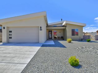 18 Camel Rd, Los Lunas, NM 87031