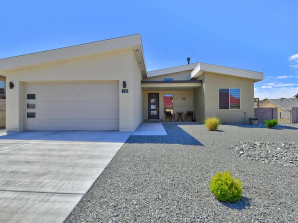 18 Camel Rd, Los Lunas, NM 87031