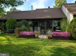 20 E Bluebell Ln, Mount Laurel, NJ 08054