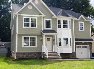 32 Commonwealth Rd, Kenilworth, NJ 07033