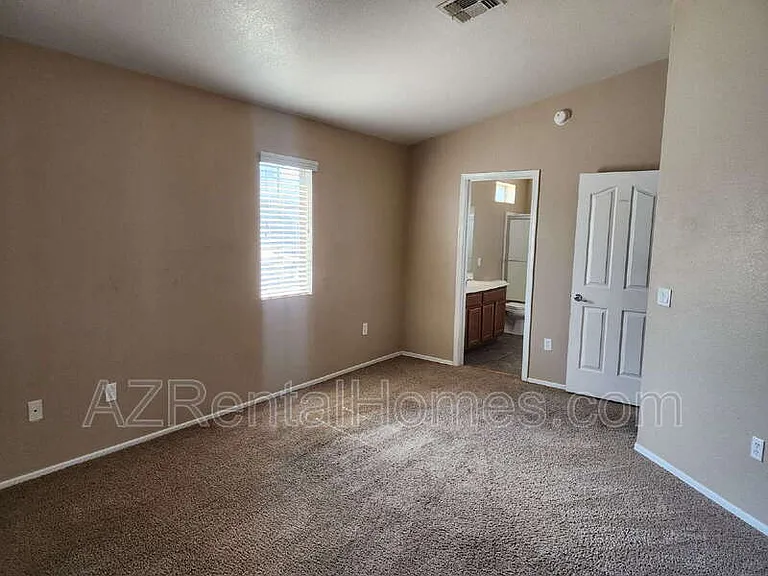 2402 E 5th St #1454 — Photo 9
