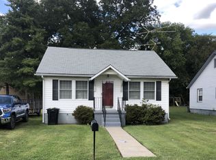 114 W McKnight Dr, Murfreesboro, TN 37130
