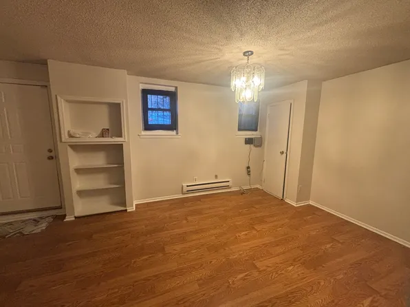 216 Christopher Columbus Drive image 6 of 7