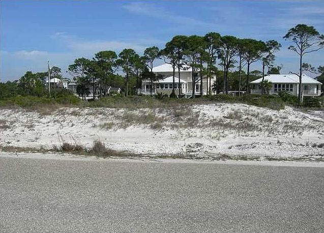1st image of Shoreline Dr