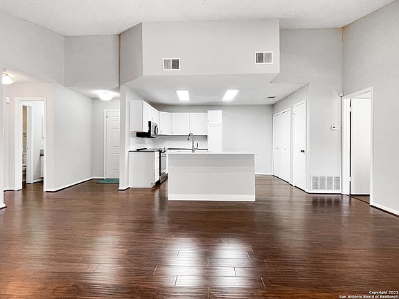2nd image of 11520 HUEBNER RD #108