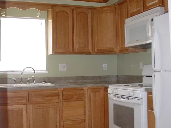 690 Fayette St, Washington, PA 15301