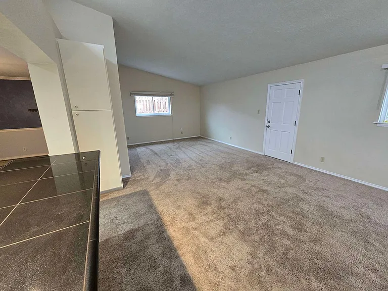 1500 Shirley St NE — Photo 5