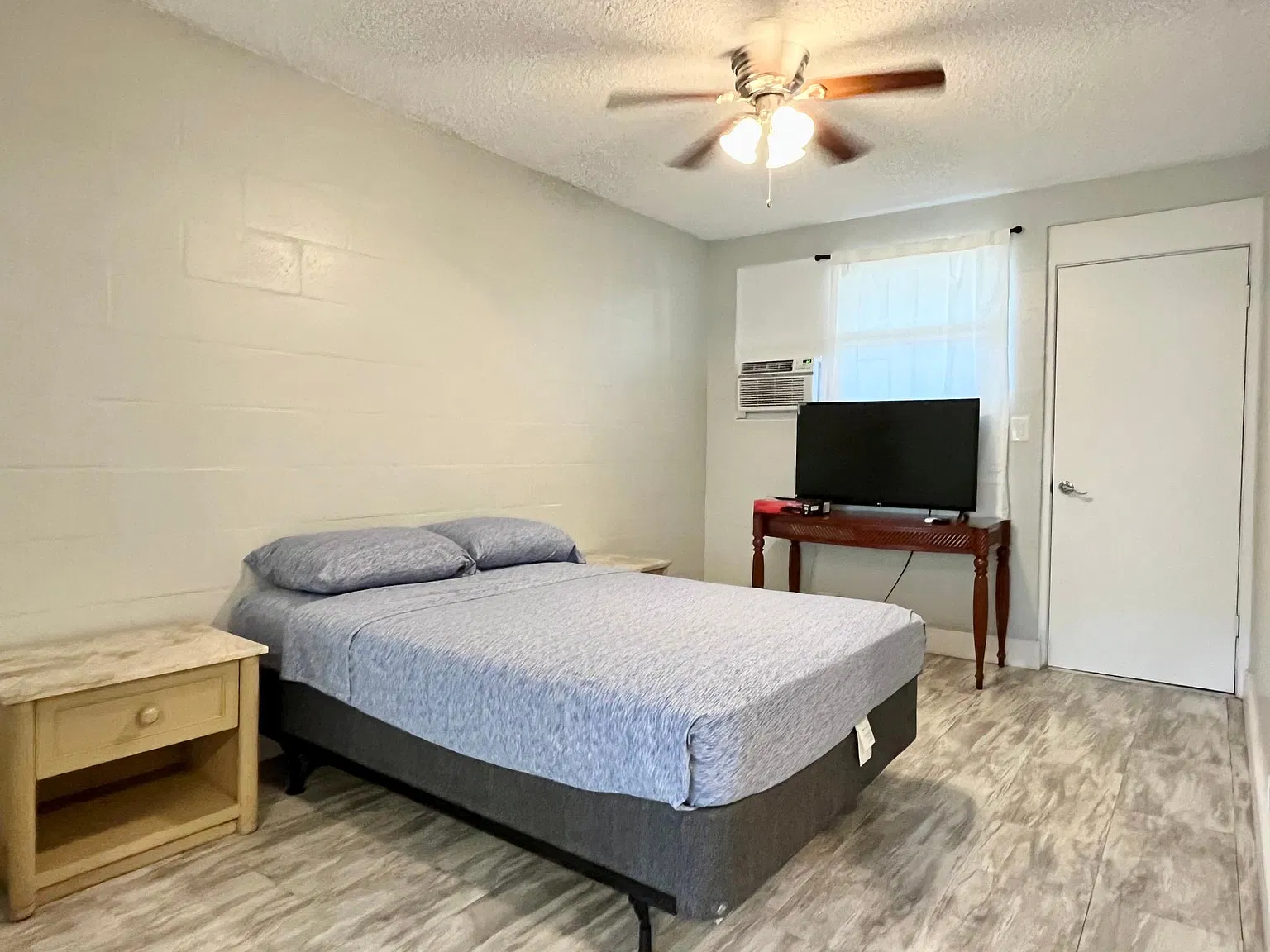 427 Pau St — Photo 3