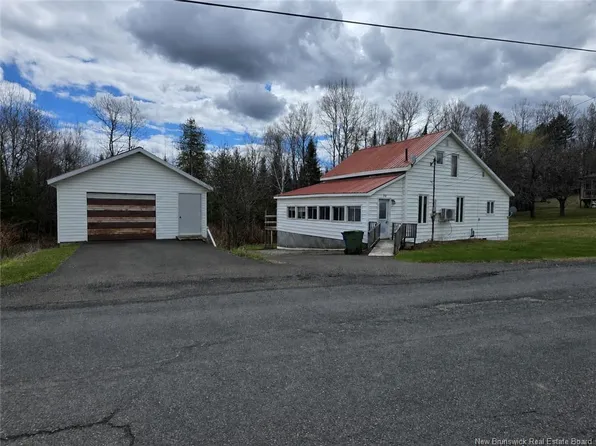 20 Roulston Ave, Plaster Rock, NB E7G 2R2