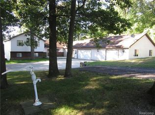 13955 Rattalee Lake Rd, Davisburg, MI 48350