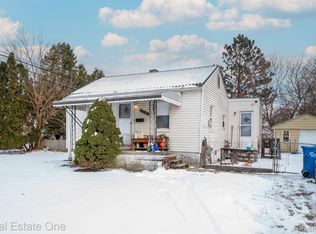 21118 Wellington Ave, Warren, MI
