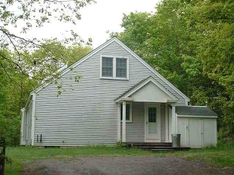 3rd image of 725 JUNIPER SWAMP Road