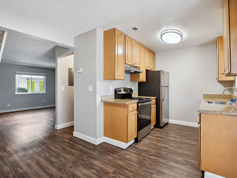 Westwood Apartments — Photo 16