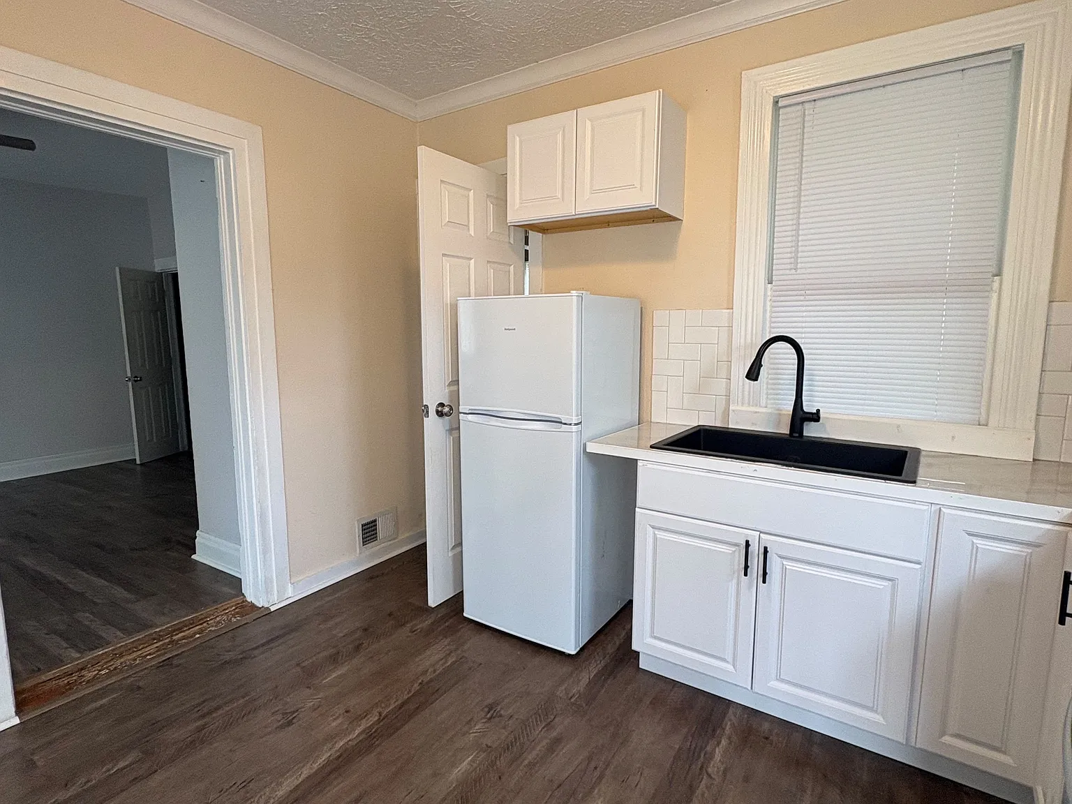 1 bed, $850 — Photo 2