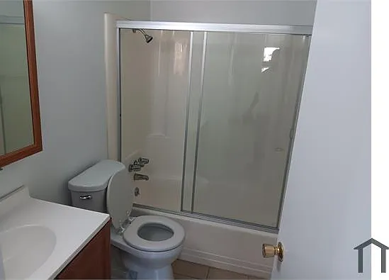Studio, 300 sqft, $850 — Photo 3