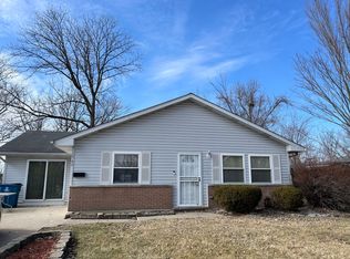 1946 Beacon Ct, Chicago Heights, IL 60411