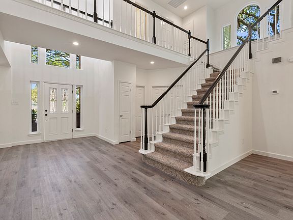 3rd image of 1002 Wren Ct