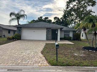 1885 Country Meadows Ct, Sarasota, FL 34235