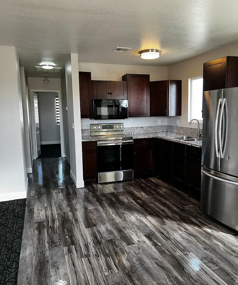 2 bed, 1.0 bath, $1,250 — Photo 3