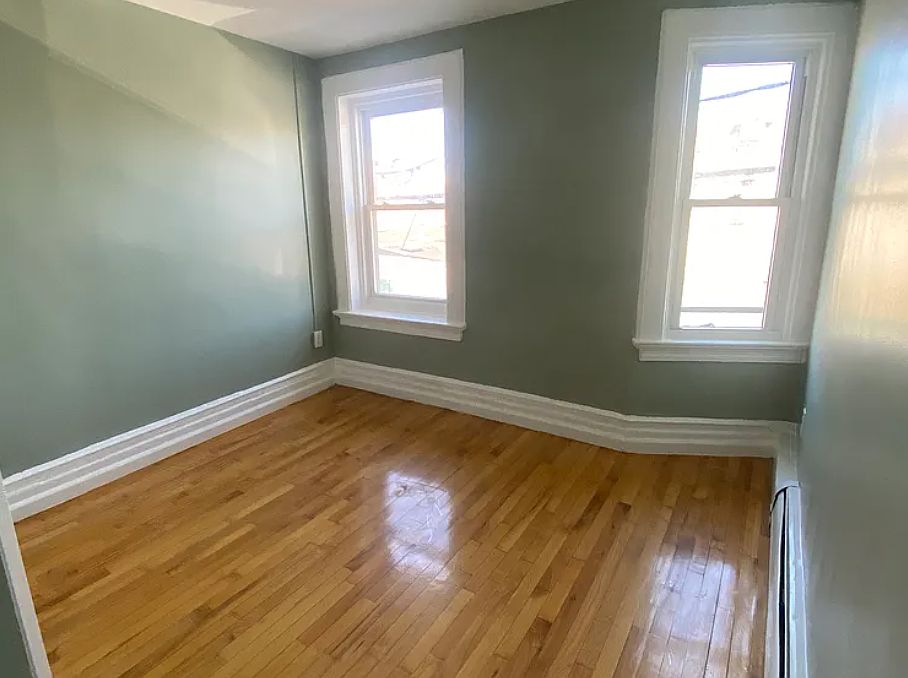 1st image of 40 Oriental St #4