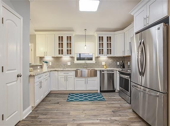 5th image of 908 Jourdan Ave