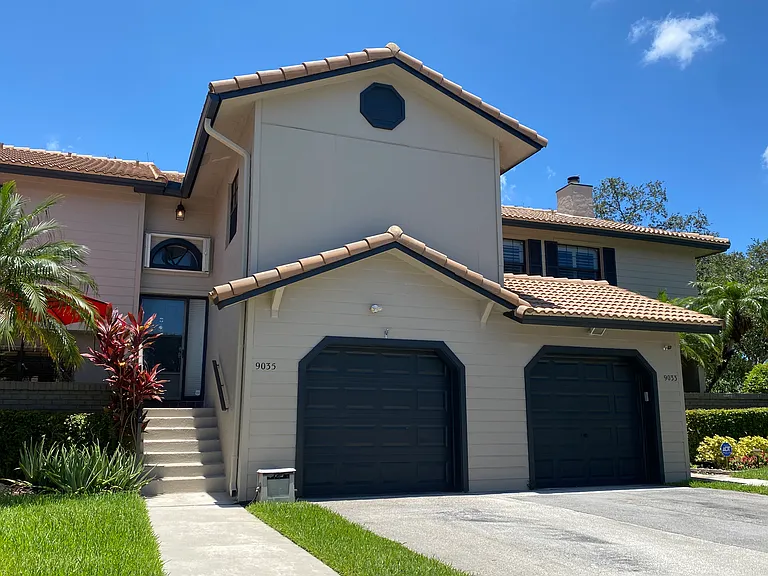 9035 Vineyard Lake Dr — Photo 1