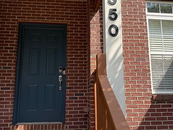 4th image of 2550 Cleinview Ave