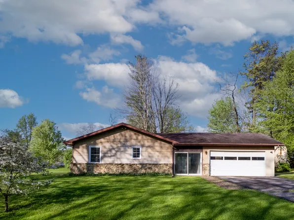 15770 E Lake Shore Dr N, Hope, IN 47246