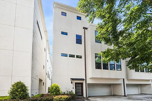 1703 Weber St Photo 1