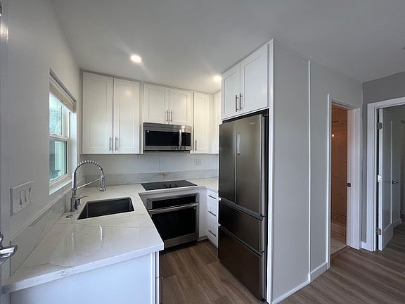 4th image of 4735-37 Del Monte Ave