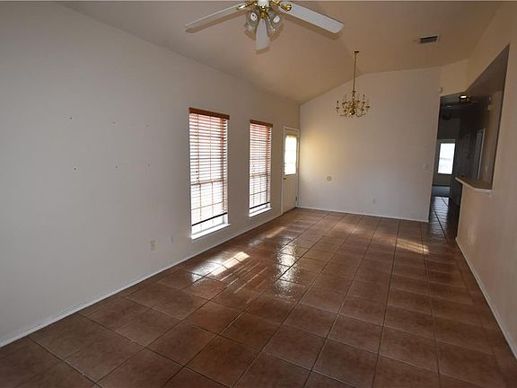 4th image of 7106 Silver Dale Dr APT B