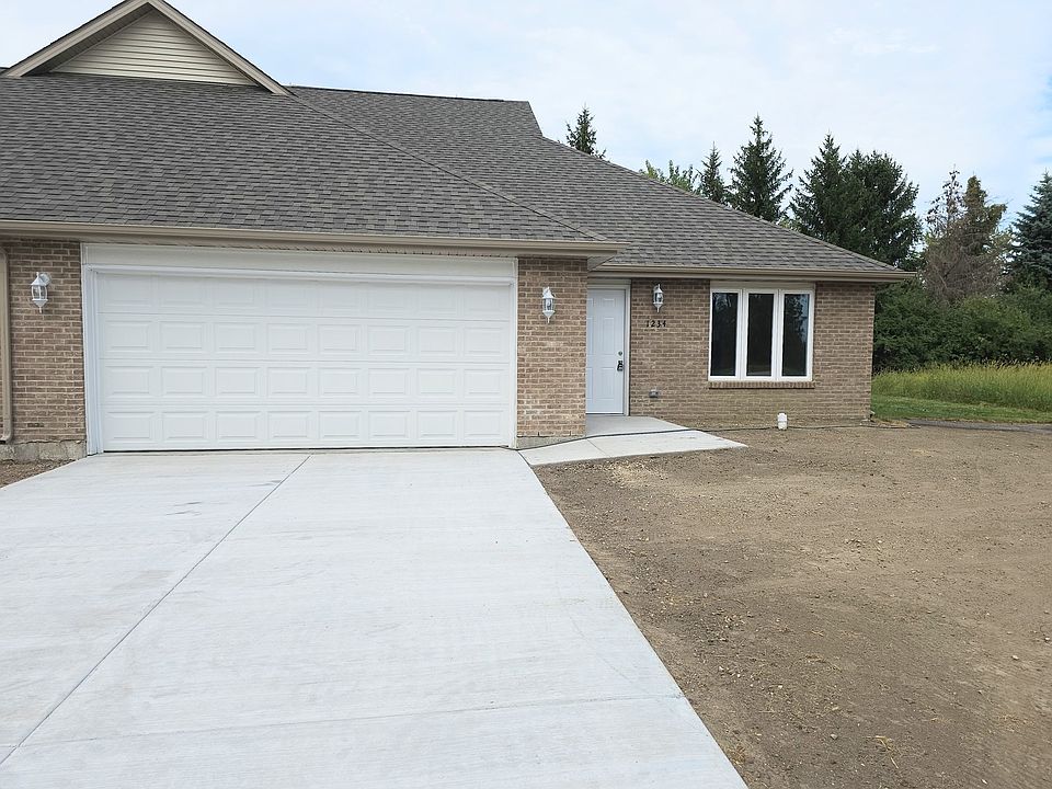 1st image of 1234 Oak Grove Ct