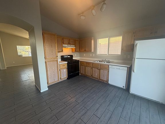 2nd image of 2510 Country Orchard St